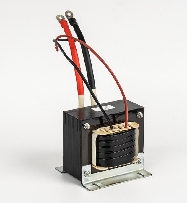 Quali fenomeni provoca la saturazione del nucleo in un trasformatore inverter?